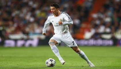 开云·体育官网-史上最年轻的欧冠冠军，未来之星崭露头角，欧冠历史最年轻出场球员